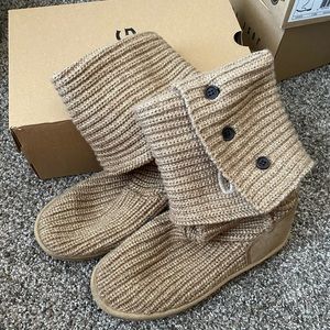 Tan Ugg boots!!